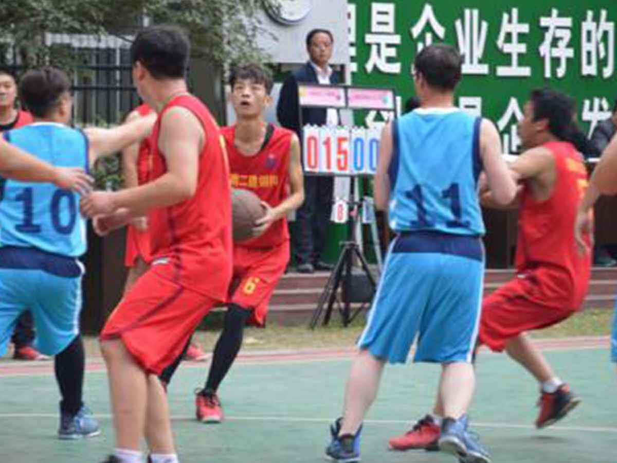 参加海口石健在线广告营销有限公司“奋进杯”男子篮球赛